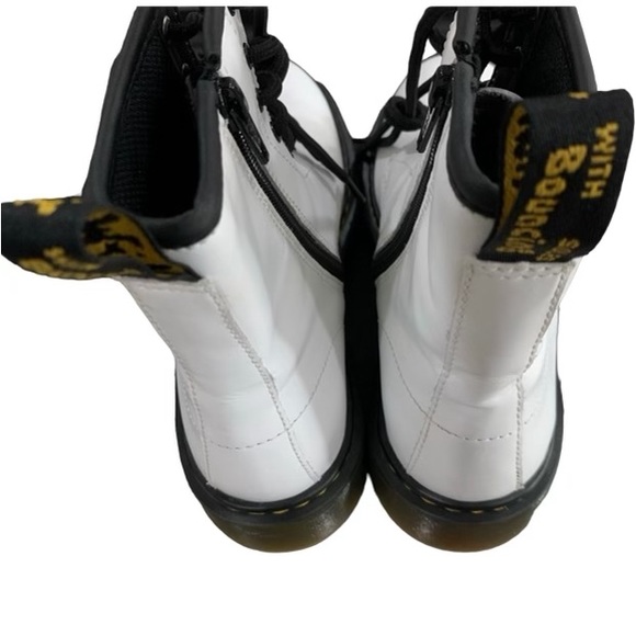 Dr Martens Smooth Leather Lace Up White Boots Women’s Size 7 Men’s 6 - Picture 6 of 7